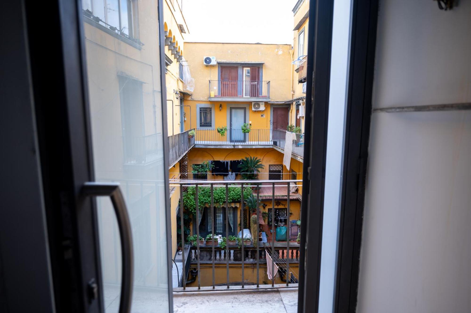 Stay Soft Apartment - Centro Storico Napoli Ngoại thất bức ảnh